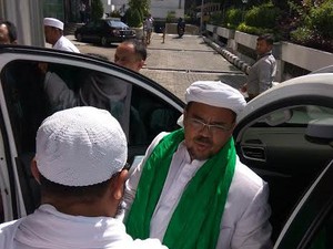 Usai Diperiksa Bareskrim, Habib Rizieq: Kami Serahkan Beberapa Rekaman Ahok