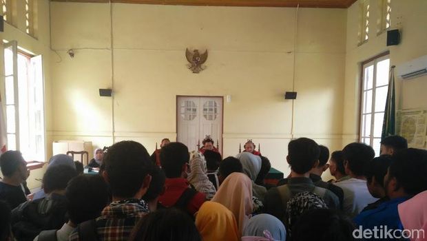 Aksi Solidaritas Mahasiswa Dukung Yusniar Dibebaskan di Kasus Status Facebook