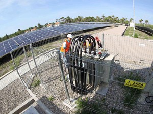 PLN Teken 3 Kerja Sama Garap Energi Terbarukan di Kalimantan