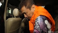 Bambang ditahan selama 20 hari ke depan guna kepentingan penyidikan di Rutan KPK, Kuningan, Jakarta Selatan.
