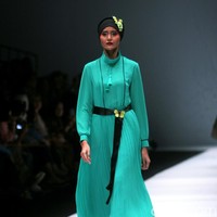 Koleksi terbaru dari Itang Yunasz Yang Mengangkat tema Cindramata di Jakarta Fashion Week 2017. Senayan City. Jakarta. [Foto: Mohammad Abduh/Wolipop]