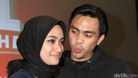 Pasangan muda tersebut selalu terlihat mesra di tiap kesempatan. Pool/Ismail/detikFoto.