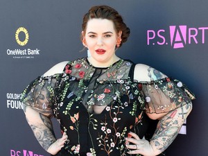Disamakan dengan Ikan Paus, Ini Cara Model Tess Holliday Balas Haters