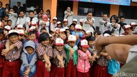 Mereka mengikuti segala kegiatan dengan ceria.