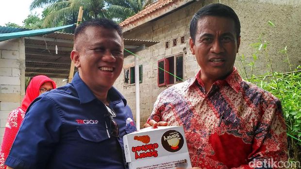 Mentan makan siang bareng peternak ayam di Bogor