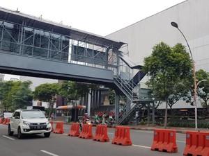 Sabar, Lift Baru Terpasang di JPO Surabaya Februari 2017