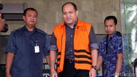 Yan terkena operasi tangkap tangan (OTT) pada Minggu (4/9) lalu. Ia ditangkap sesaat setelah mengadakan kegiatan pengajian dalam rangka dirinya dan istrinya untuk berangkat haji. Dari tangan Yan, KPK menyita uang Rp 299.800.000 dan US$ 11.200.