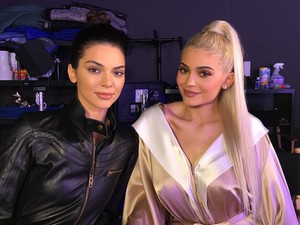 Bibir Lebih Tebal, Kendall Jenner Diduga Suntik Filler Seperti Kylie
