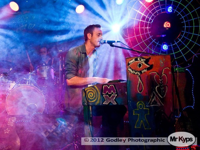 Kehabisan Tiket Coldplay? Tenang, Coldplace Bakal Konser di Jakarta