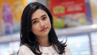 Amanda Rigby terbilang sukses lewat sitkom The Transmart. Foto: Ismail/detikHOT