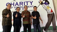 Board Chairman PBCI Antonio Capati, Vice Chairman PBCI Higino Jovellana, President Filcomin Golf Ronald Lim, dan Secretary General Filcomin Golf Federico Mercado menggelar jumpa pers terkait Charity Golf Tournament di Jakarta, Kamis (24/11/2016). Turnamen yang berlangsung Sabtu (26/11) mendatang itu digelar oleh Filipino Community in Indonesia Golf Association (Filcomin Golf) dan Philippine Business Club Indonesia (PBCI).