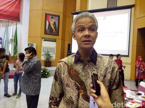Sindiran Jalan 'Jeglongan Sewu' hingga 'Jebakan Batman', ini Kata Ganjar
