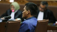 Rohadi mengawali pembelaannya dengan pernyataan merasa bersalah dan menyesal atas apa yang telah dilakukannya. Rohadi diyakini menerima Rp 250 juta dan Rp 50 juta dari pihak berperkara terkait penanganan kasus Saipul Jamil.