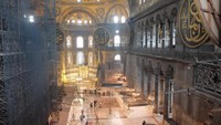 Akan tetapi, status masjid ini kembali diubah pada 1943. Tepatnya pada masa kepemimpinan kepemimpinan Presiden Mustafa Kemal yang beraliran nasionalis sekuler. Saat itu, Mustafa akhirnya menetapkan Hagia Sophia sebagai museum. (Foto: Rois Jajeli/detikTravel)