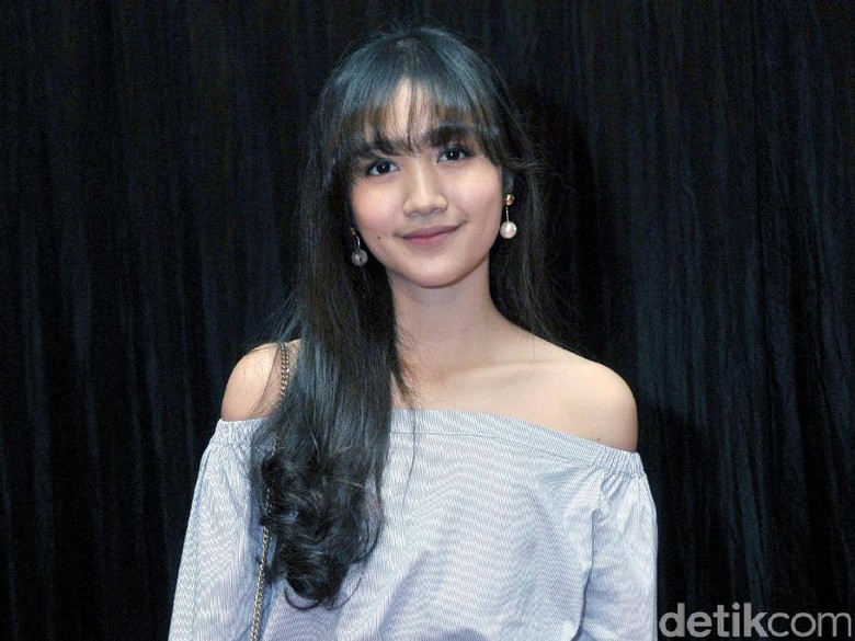 Salah Makan, Febby Rastanty Jalani Operasi Usus Buntu Salah Makan, Febby Rastanty Jalani Operasi Usus Buntu