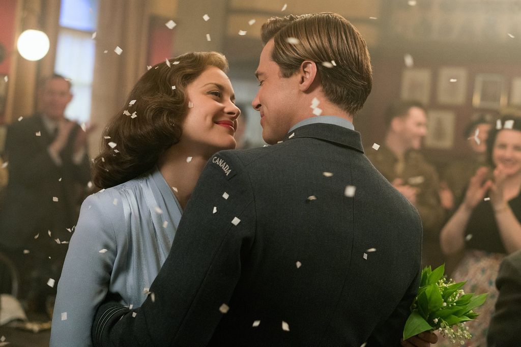 Brad Pitt dan Marion Cotillard Screenshoot film 'Allied' yang diperankan oleh Brad Pitt dan Marion Cotillard.