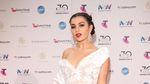 Oops, Charli XCX Hampir Memperlihatkan Bokongnya di ARIA 2016