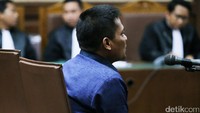 Berbeda dari terdakwa pada umumnya, Rohadi menyampaikan pembelaannya secara lisan tanpa ada berkas tertulisnya.