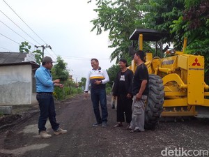 Jalan Mulus di Banyuwangi Ini Bisa Dinikmati Setelah 4 Generasi
