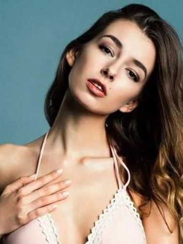 Model Cantik Ini Ungkap Rahasia di Balik Foto 'Sempurna' Para Model 