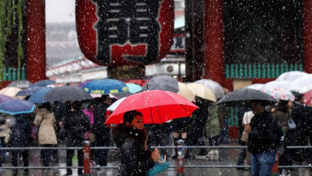 Pertama Kali dalam 54 Tahun, November Bersalju di Tokyo