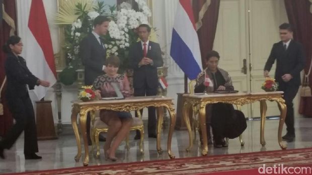 Susi Pudjiastuti dan Menteri Perdagangan Belanda