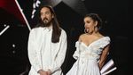 Oops, Charli XCX Hampir Memperlihatkan Bokongnya di ARIA 2016