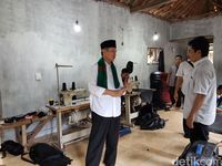 Cawagub Embay Beri Motivasi dan Masukan untuk Pengrajin Tas di Kabupaten Serang