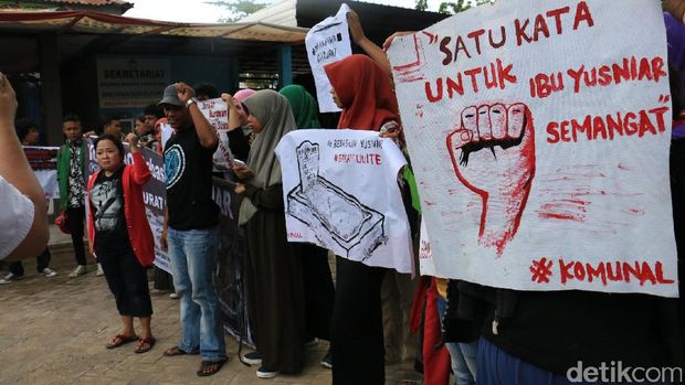 Status Facebook Dimejahijaukan, Yusniar Sujud Syukur Usai Keluar Rutan