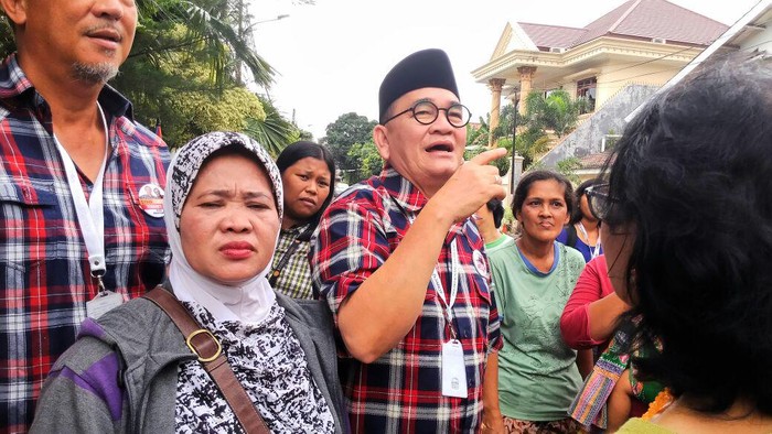 Ahok Batal Blusukan di Cipete, Ruhut Datang Menggantikan