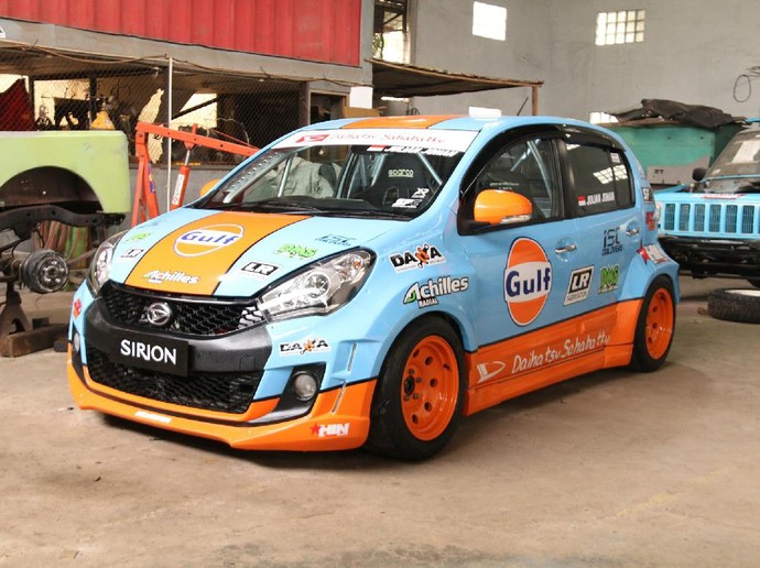 Melihat Proses Modifikasi Daihatsu Sirion