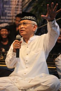 Pujian untuk Gus Mus yang Arif dan Bijaksana Sikapi Hinaan dari Pandu Wijaya