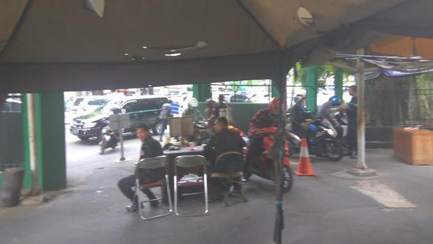 Pengamanan diperketat mulai pintu masuk utama.
