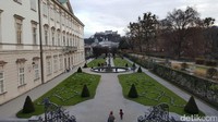 Foto: Inilah Mirabell Garden di Salzburg, Austria, lokasi syuting film Sound of Music yang tayang tahun 1965. Sound of Music yang legendaris itu berkisah tentang petualangan Maria yang mengasuh anak-anak Von Trapp (Faya/detikTravel)