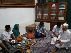 Ditemani Ibu, Pandu Wijaya Temui Gus Mus dan Minta Maaf Telah Menghina