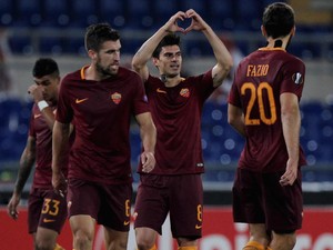 Dzeko Hat-trick, Roma Lolos 32 Besar sebagai Juara Grup