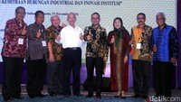 Pada kesempatan Rembuk Nasional Hubungan Industrial tersebut, Menaker memberikan apresiasi kepada seluruh pihak yang telah terlibat, mulai dari rembuk tingkat daerah, Focus Group Discussion (FGD), hingga Rembuk Nasional. Rembuk Nasional Hubungan Industrial tersebut sangat brrkontribusi bagi Rembuk Nasional Ketenagakerjaan lainnya yang lebih komprehensif.