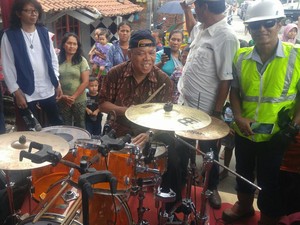 Mendadak jadi Drummer, Menteri PUPR Hebohkan Warga Tambaklorok