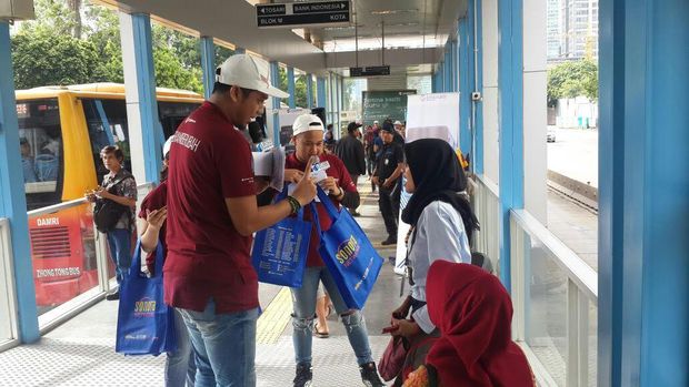 TransJ mengajak pelanggan menyumbang buku bekas untuk  disumbangkan ke taman bacaan Ruang Publik Terbuka Ramah Anak (RPTRA). 