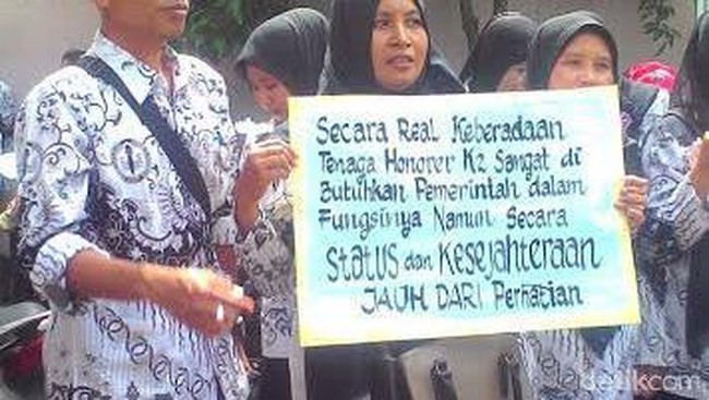 Kapan Tenaga Honorer Diangkat Jadi PNS?