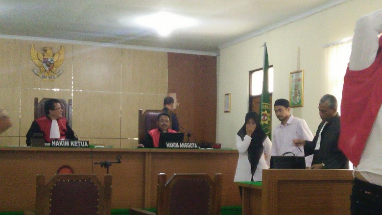 Hidayat Bantah Disebut Otak Pelaku Vaksin Palsu: Tak Ada Korban Hidayat Bantah Disebut Otak Pelaku Vaksin Palsu: Tak Ada Korban