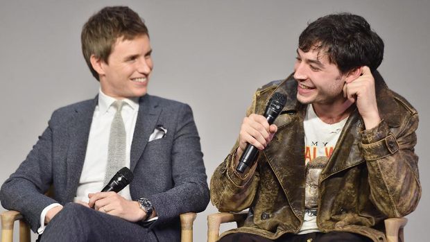 Keseruan Ezra Miller Terjun ke Dunia Sihir 'Fantastic Beasts'