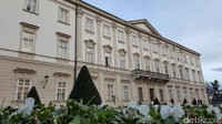 Foto: Begini wujud Istana Mirabell yang indah. Traveler dijamin bakalan betah menikmati pesonanya (Faya/detikTravel)