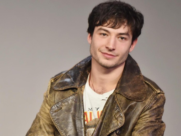 Harry Potter Bantu Ezra Miller Hadapi Bully