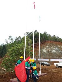 TNI Turunkan Bendera Tiongkok di Smelter di Malut karena Salahi Aturan