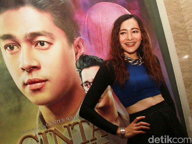 Didekati Banyak Lelaki, Dewi Rezer Masih Betah Sendiri Didekati Banyak Lelaki, Dewi Rezer Masih Betah Sendiri