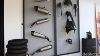 BMW Motorrad juga telah memperbarui dukungan layanan after sales dengan peralatan, teknologi, proses serta infrastrukur after-sales yang modern guna mendukung komitmen PT. MMN untuk menunjang kecanggihan dan teknologi BMW Motorrad itu sendiri.