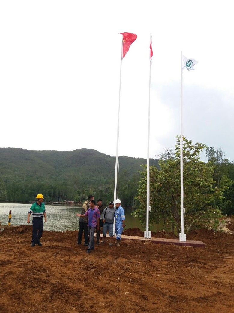 TNI Turunkan Bendera Tiongkok di Smelter di Malut karena Salahi Aturan TNI Turunkan Bendera Tiongkok di Smelter di Malut karena Salahi Aturan
