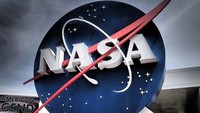 NASA ikut mengenang Hawking lewat Twitter. Semoga kau tetap terbang bagai superman di mikrogravitasi, seperti yang kamu katakan ke para astronot di tahun 2014, demikian kenangan NASA akan Hawking. (Foto: NASA)