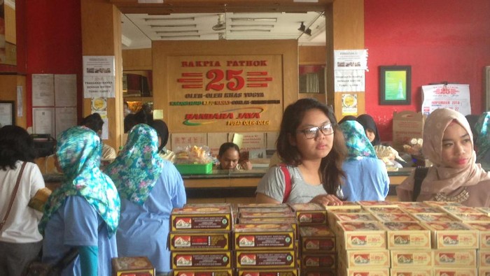 Beli Oleh-oleh Yogya, dTraveler Serbu Bakpia
